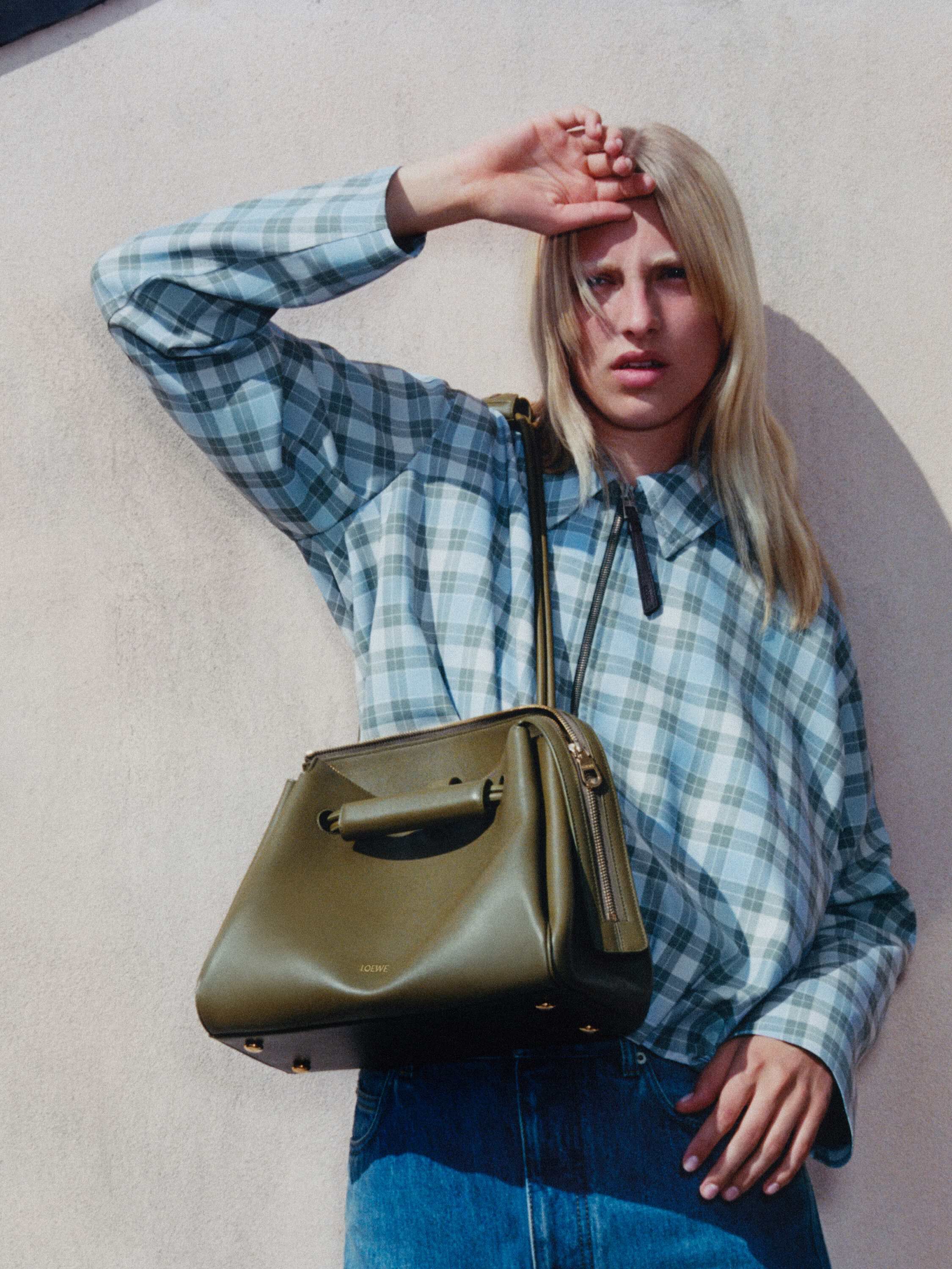 ロエベ マドリード　ピンク ハンドバッグ マドリードバッグ（サプルカーフ） レッド - LOEWE